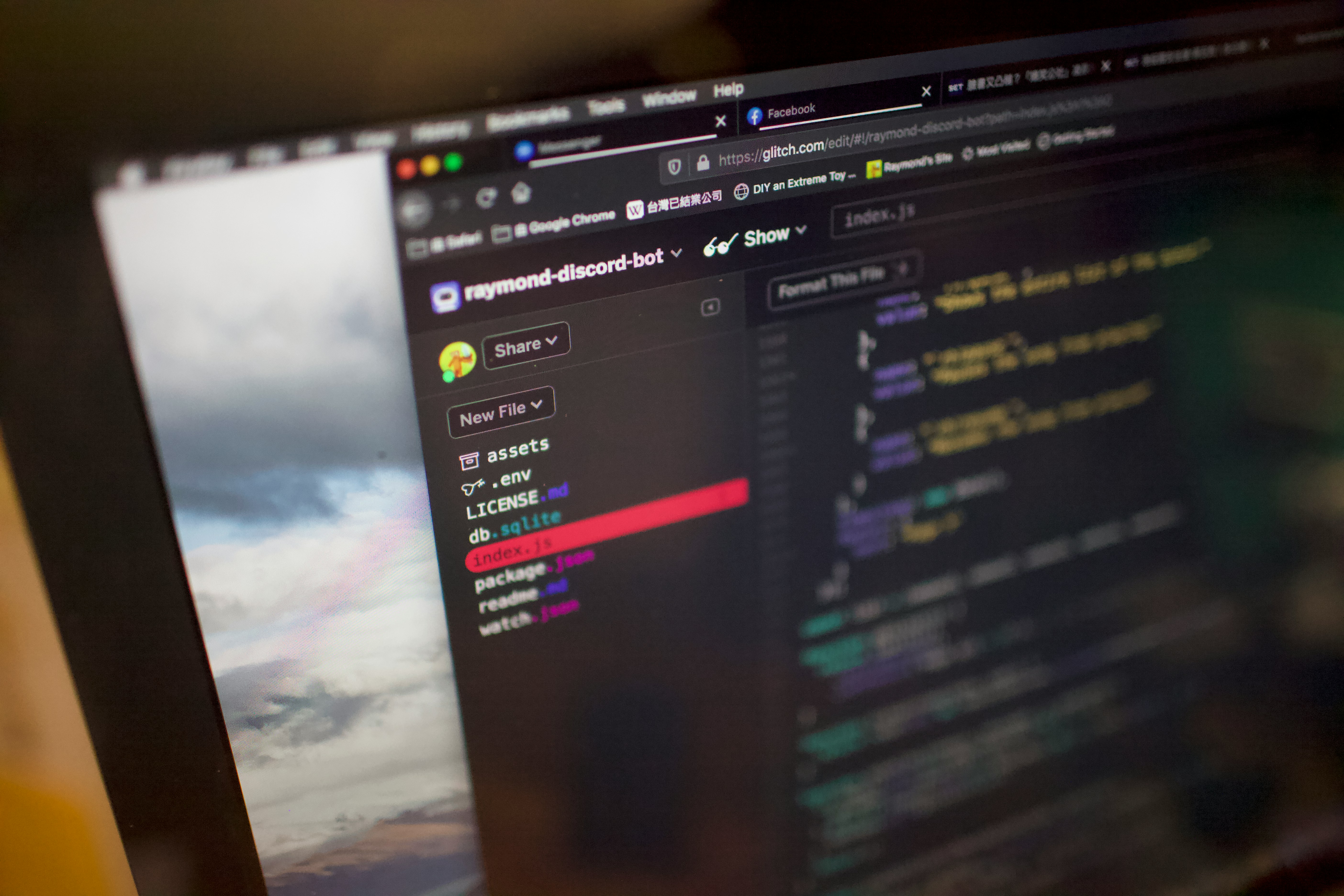 Cover image for blog post "ทำ Down Detector แจ้งเตือนเน็ตล่ม" by Pickyzz